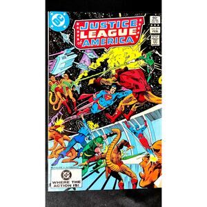 VINTAGE 1983 DC Justice League of America #211 - VG/NM - 43 years old!